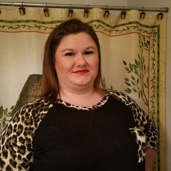 Meet your Posher, Rachel - Picture 2 of 2